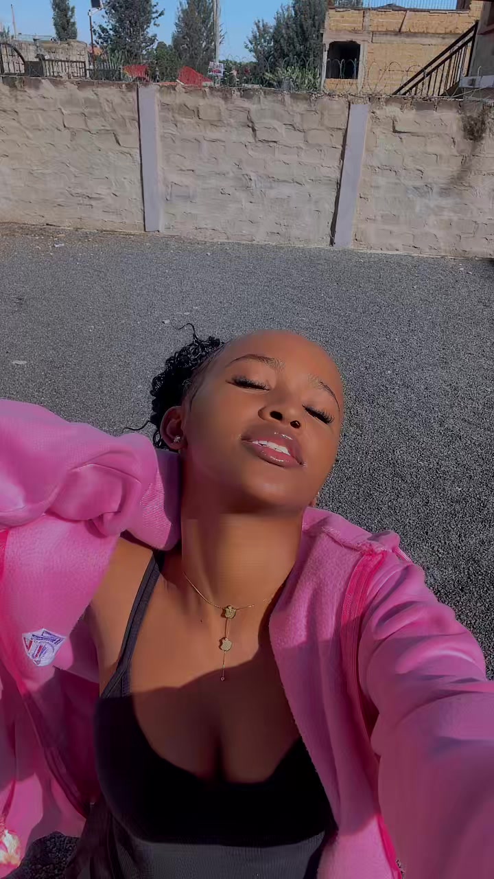@Joy_Dee
