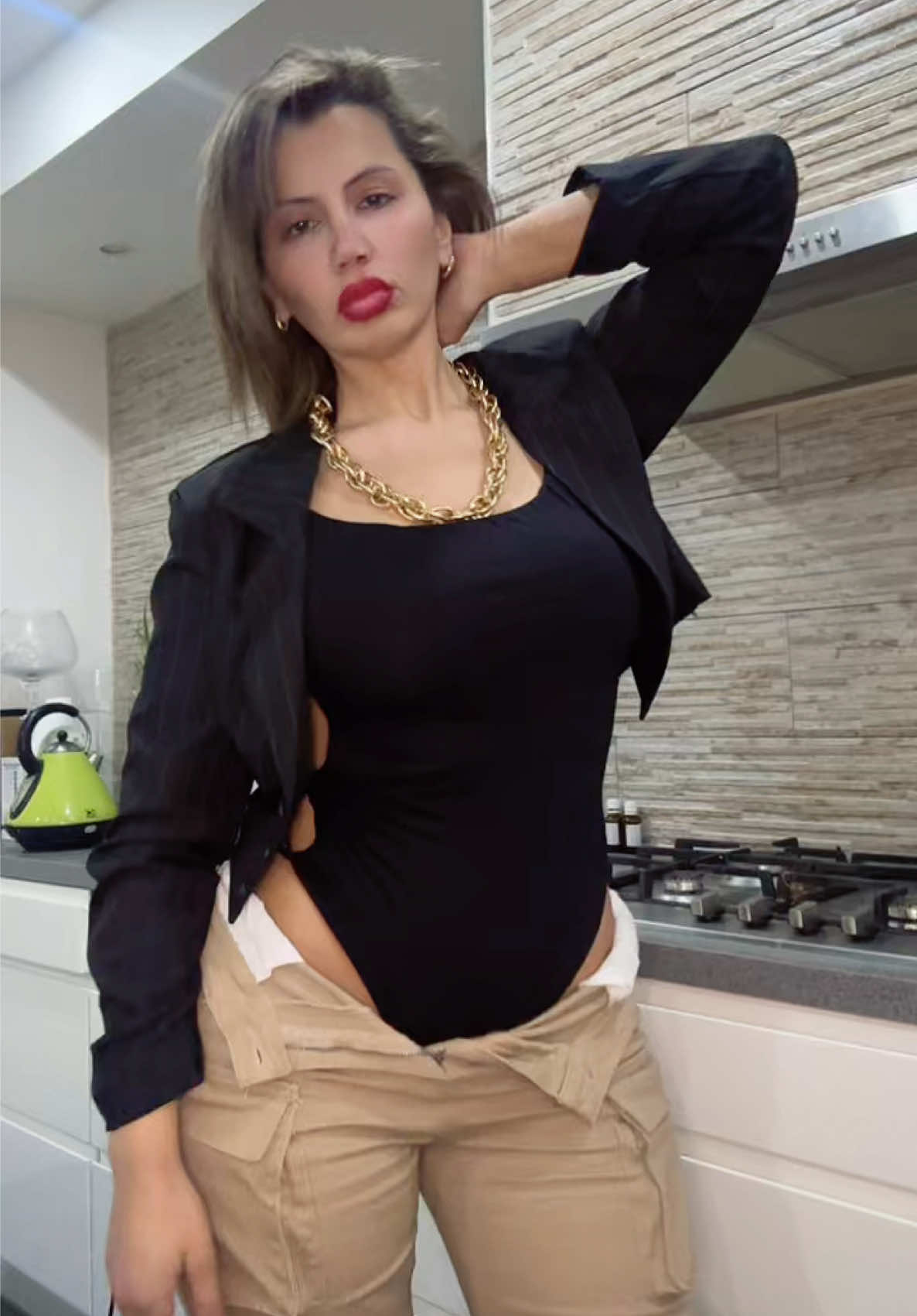 @manolya_officiall