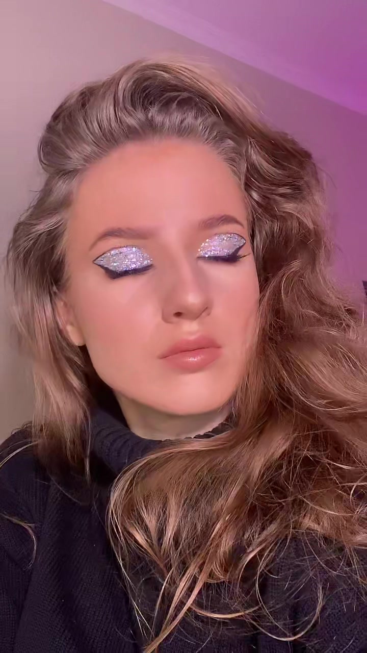 @Anastasia💞