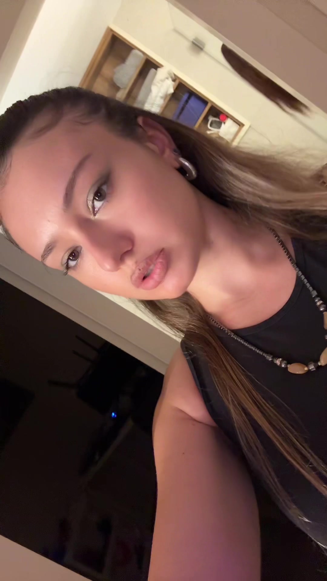 @vlovbae