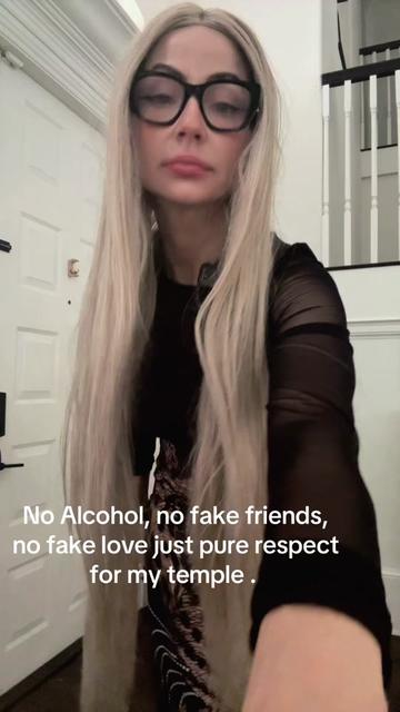 @Danielle_Paige_Pro