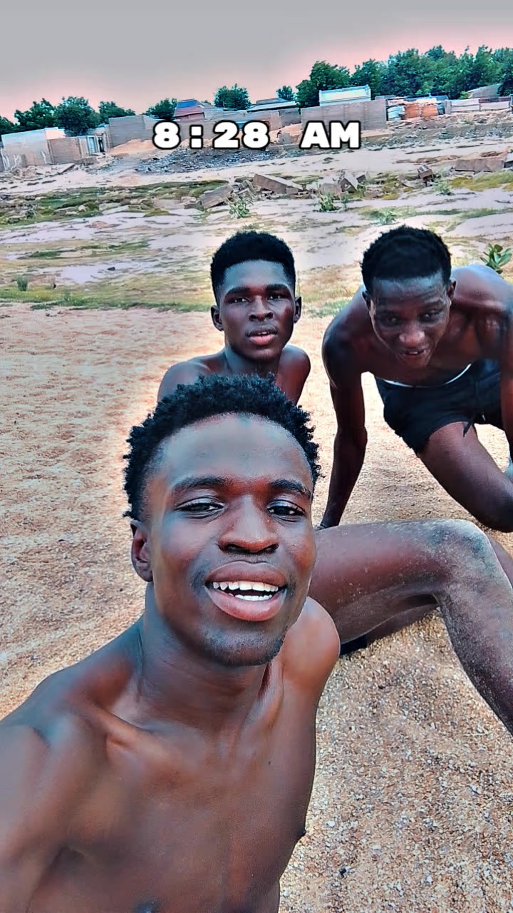 @itz bolomson footballer
