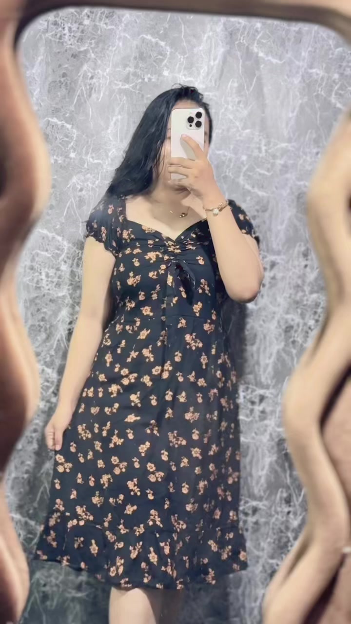 @Tania_