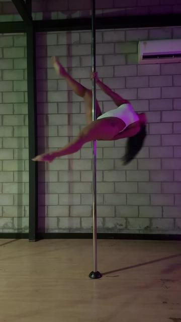 @Kathita | Pole Dance
