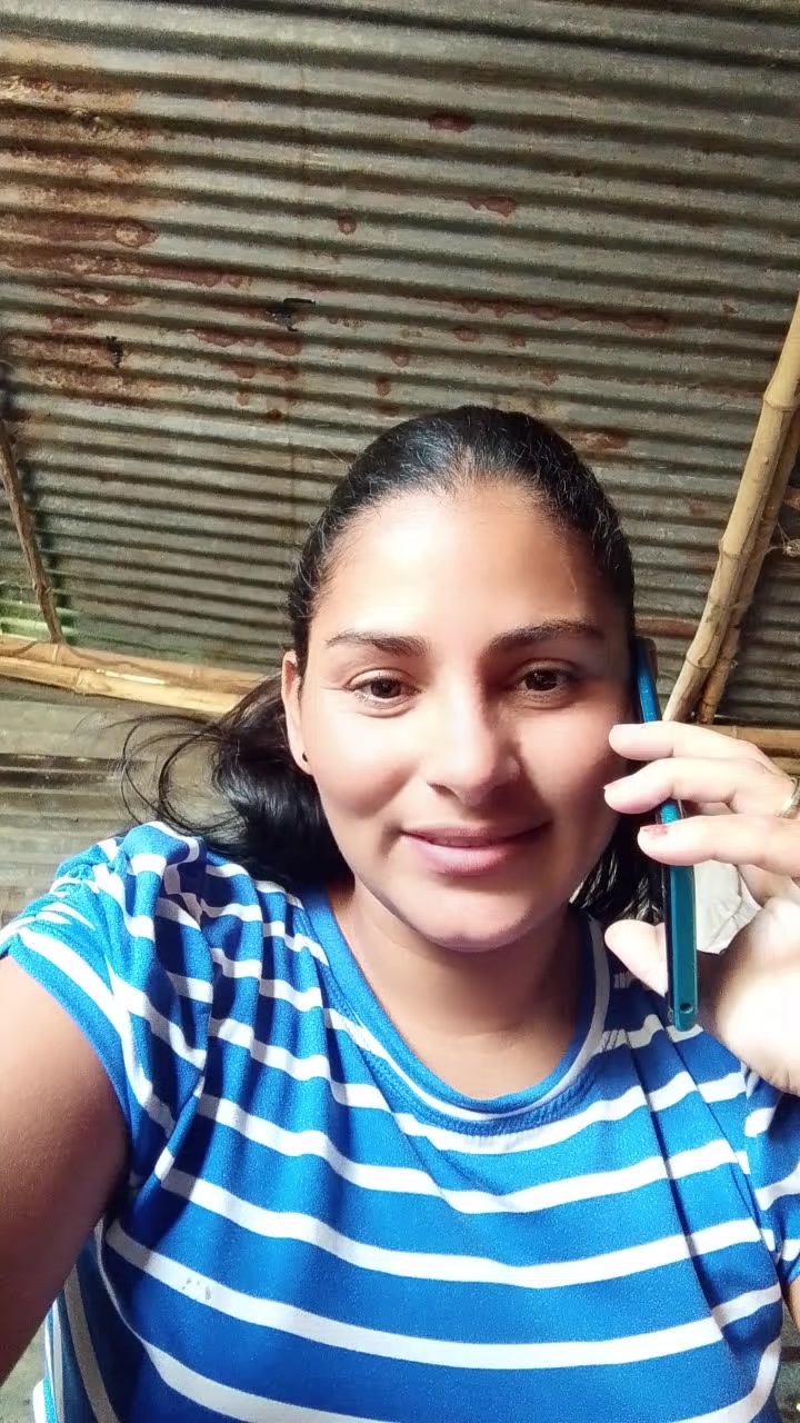 @la de ojitos lindos ๐