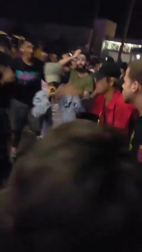 @￼