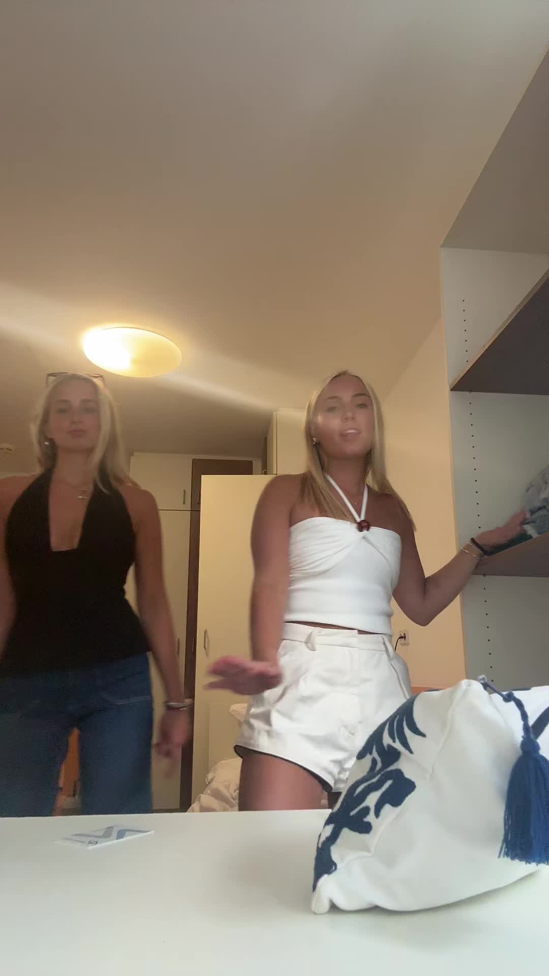 @Demi