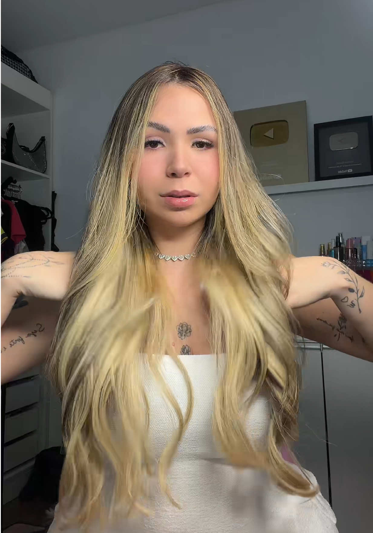 @Bella