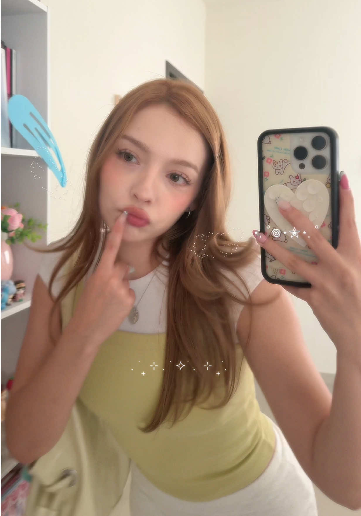 @Ximena .🍓•.