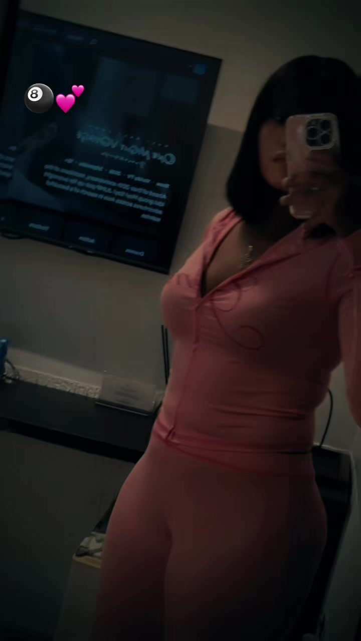 @𝐌𝐬 𝐀𝐲𝐨🍒🤍
