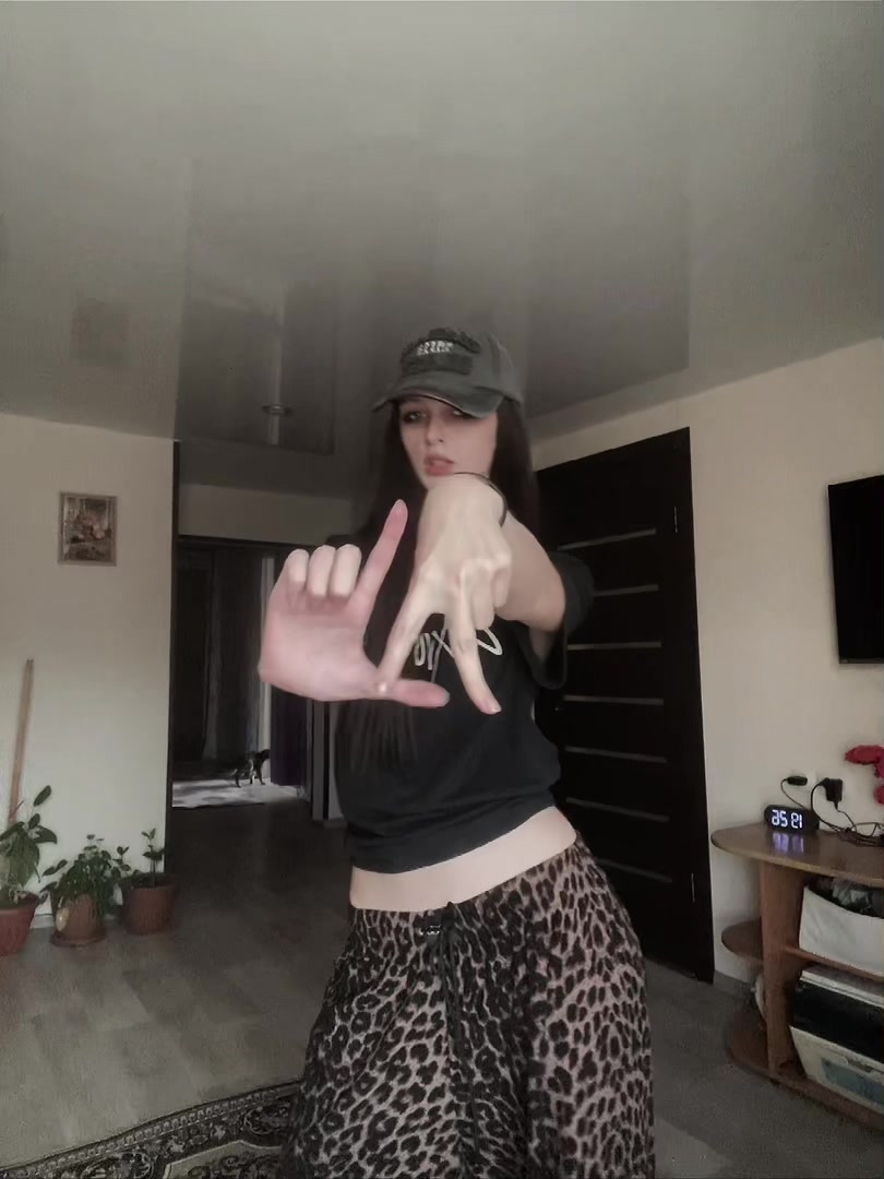 @ฅ Саба ฅ