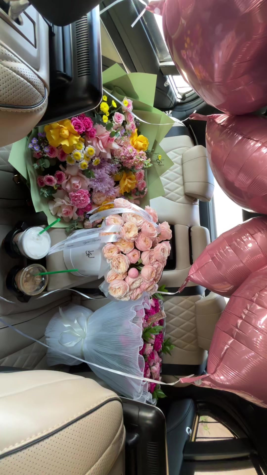 @LYORA FLOWERS | ليورا