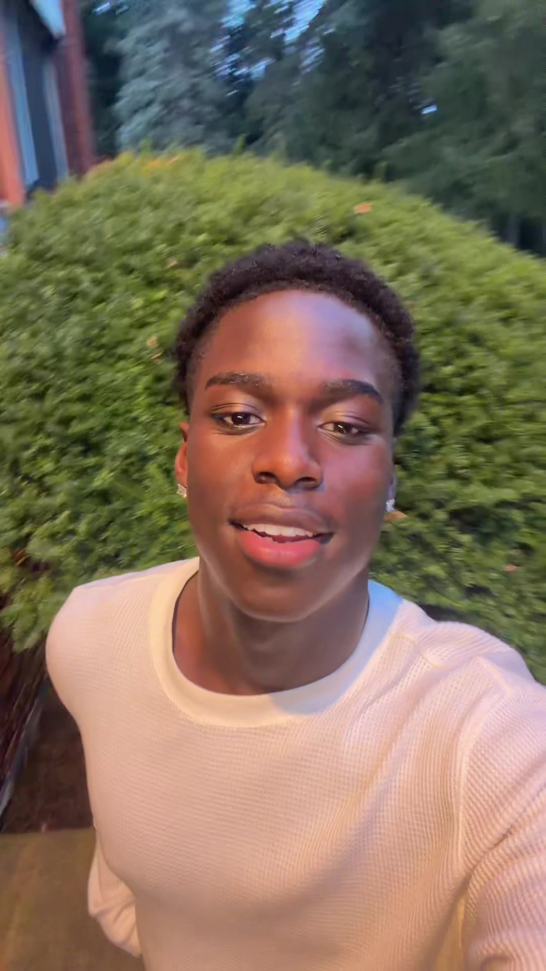 @Dee🌟