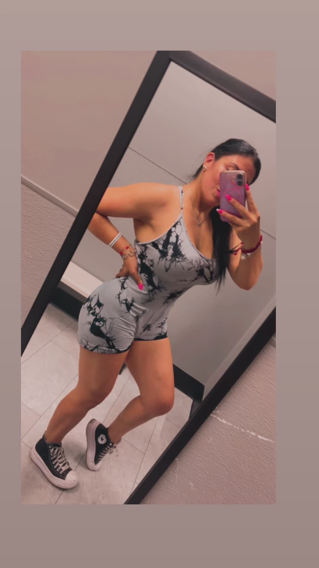 @Victoria Yessica San