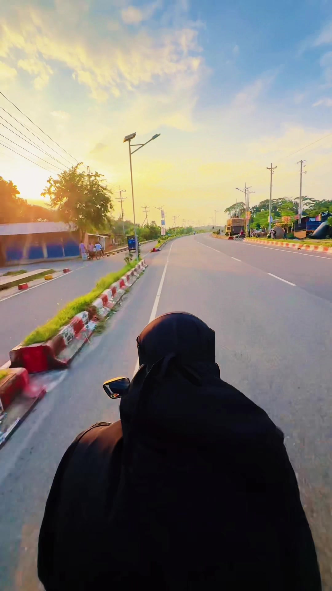 @Lady Biker Rafiya