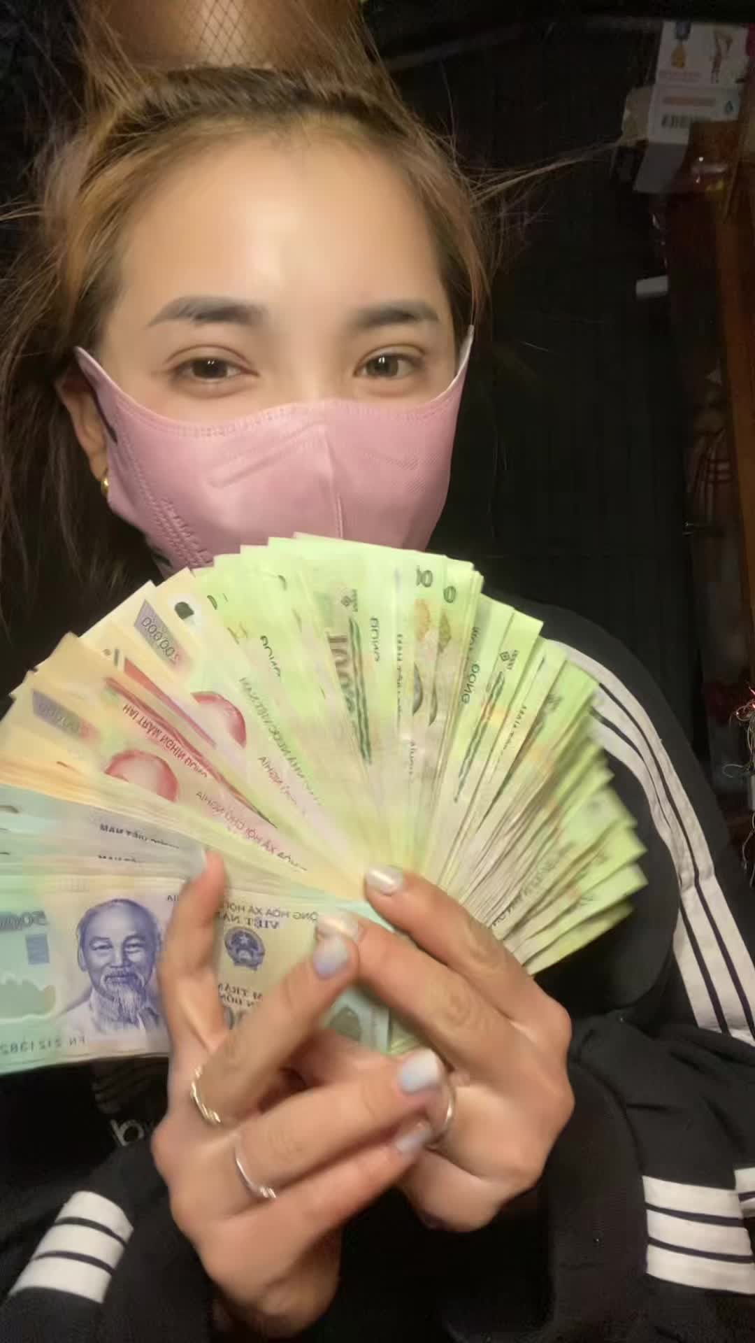 @Ho&agrave;ng Yến 🌹