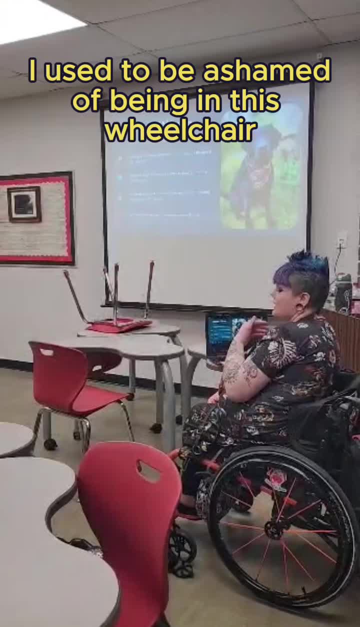 @TheCreepyCrippleLady💙👩&zwj;🦽🦮