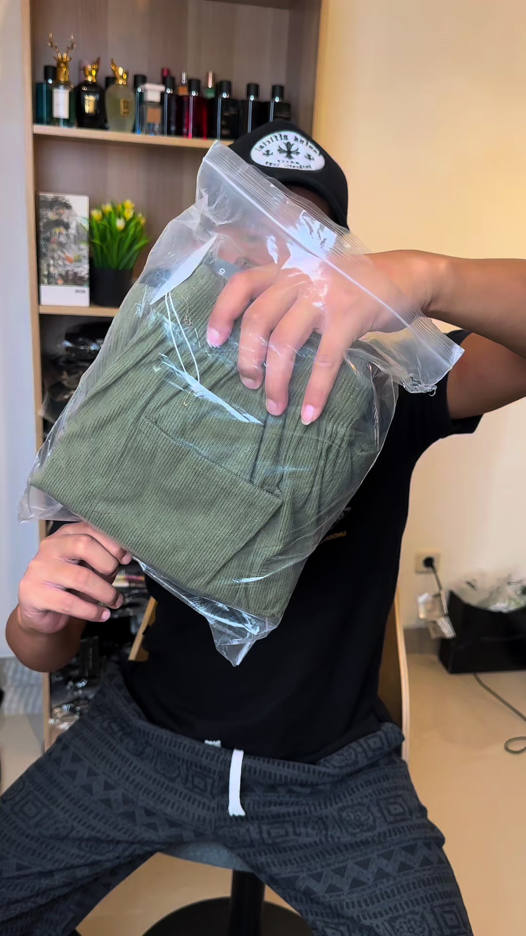 @𝘼𝙛𝙛𝙨𝙝𝙤𝙥_