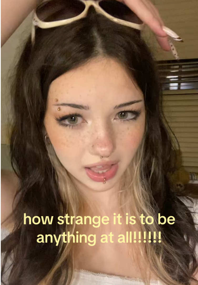 @⃟