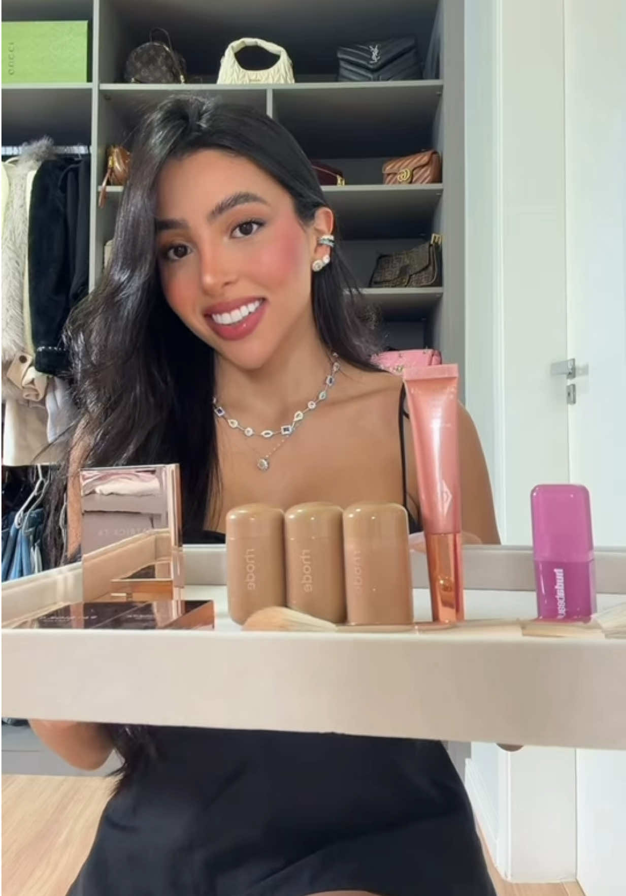 @Julia Mariano