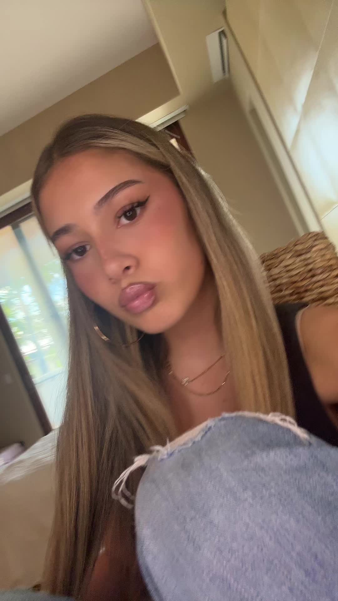 @Ella 🩷