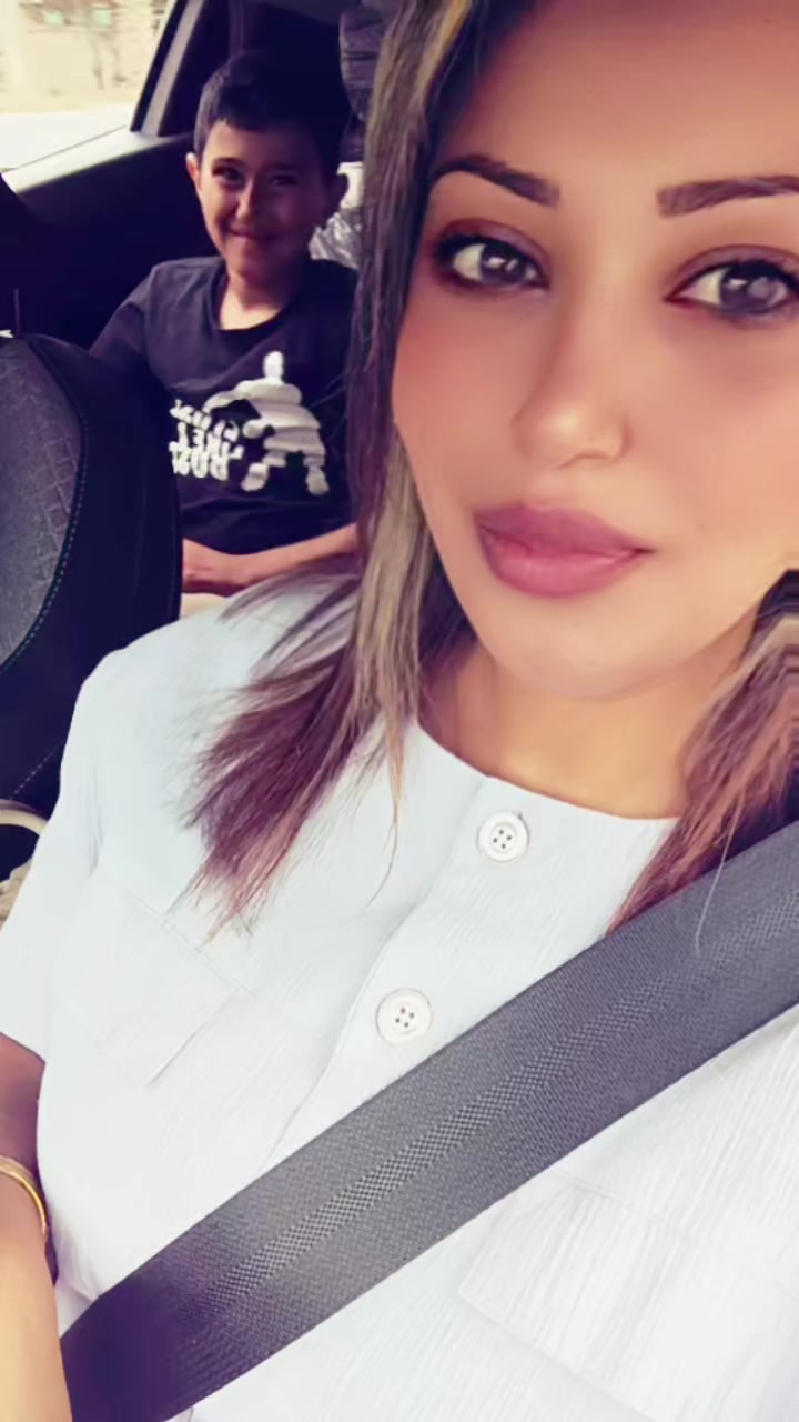 @In&egrave;s dridi