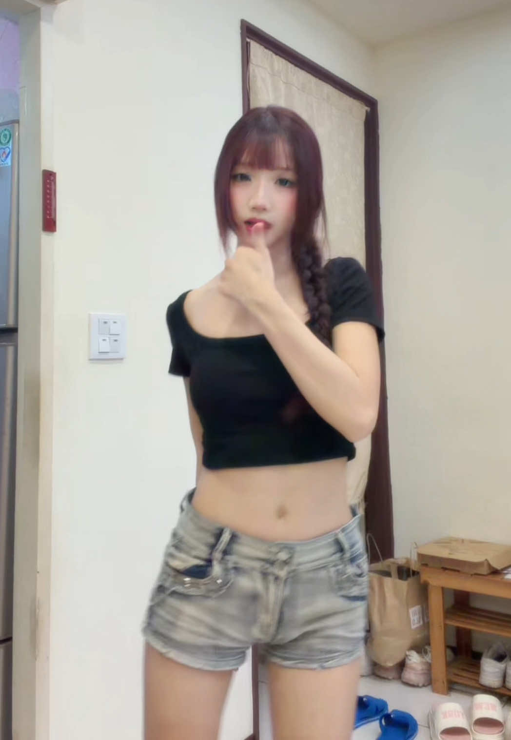@小妮