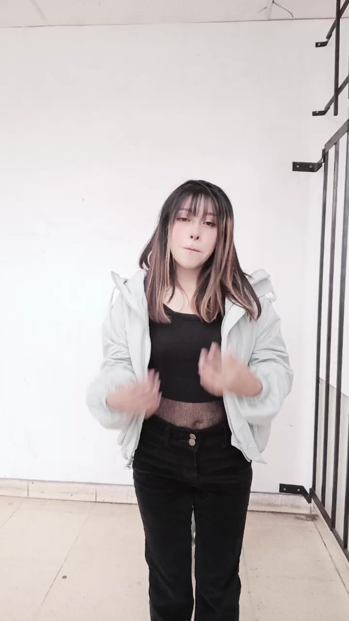 @AleMejiaDance