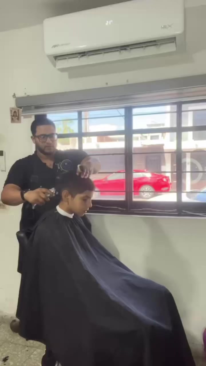 @Husky Barber Spa / Mazatlán