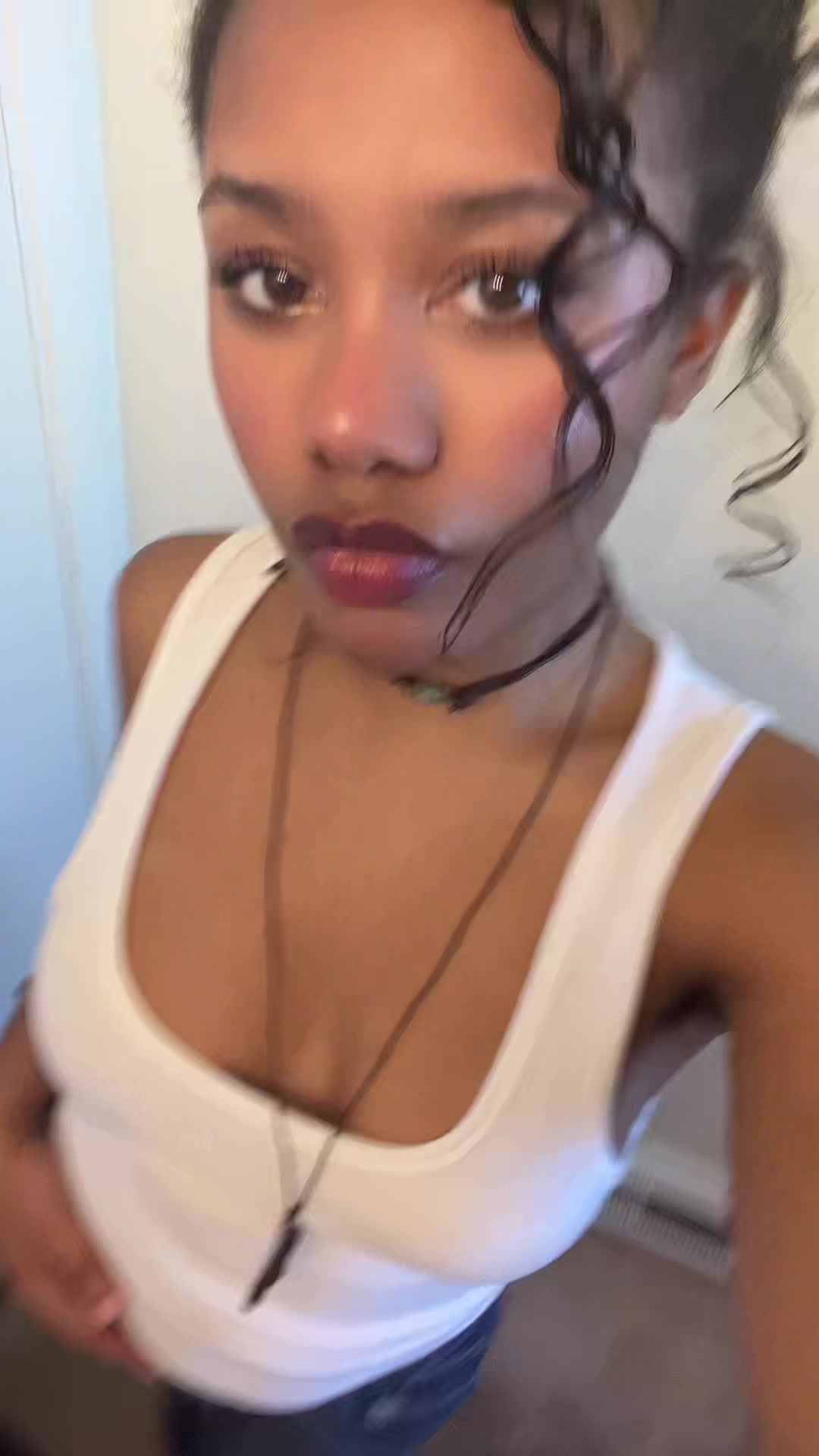 @Bella