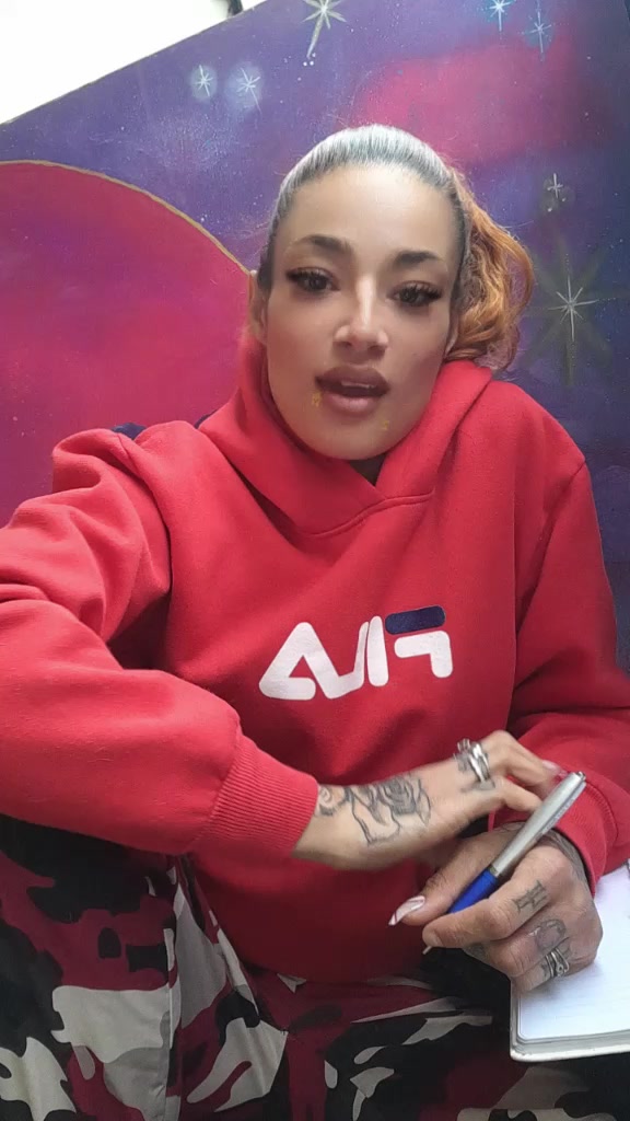 @HiimynamesBee🐝