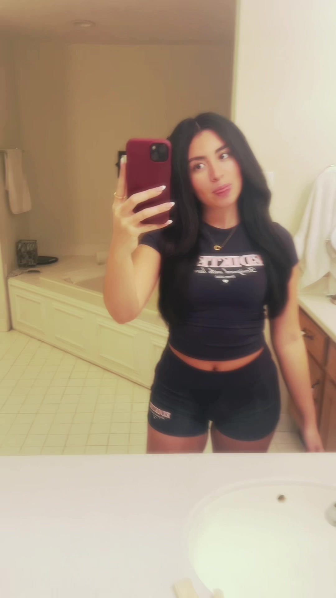 @Bella