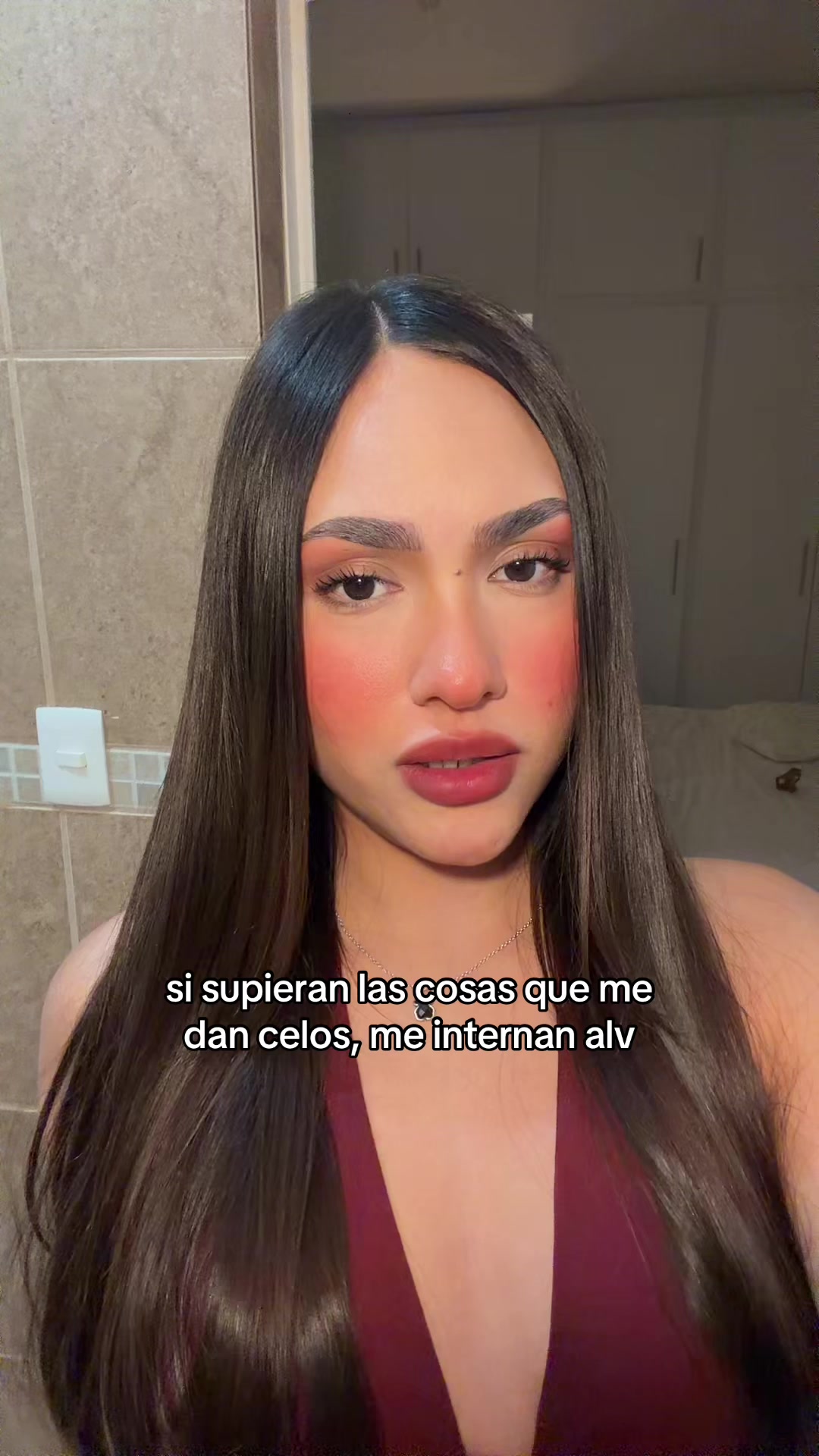 @nicolehertor