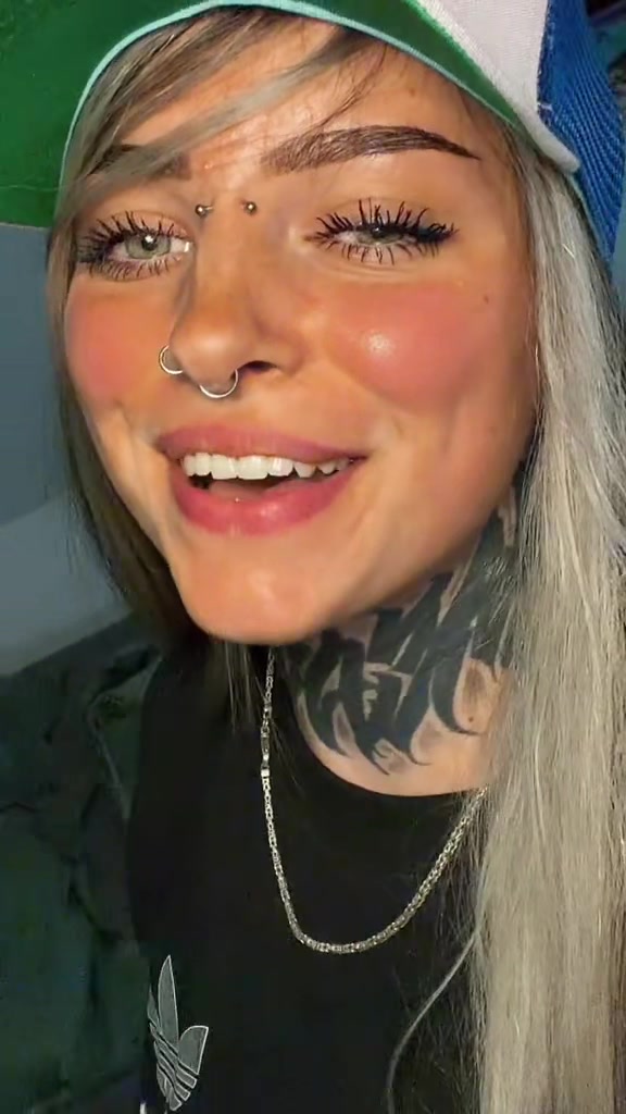 @𝕮𝖍𝖆𝖓𝖙𝖎