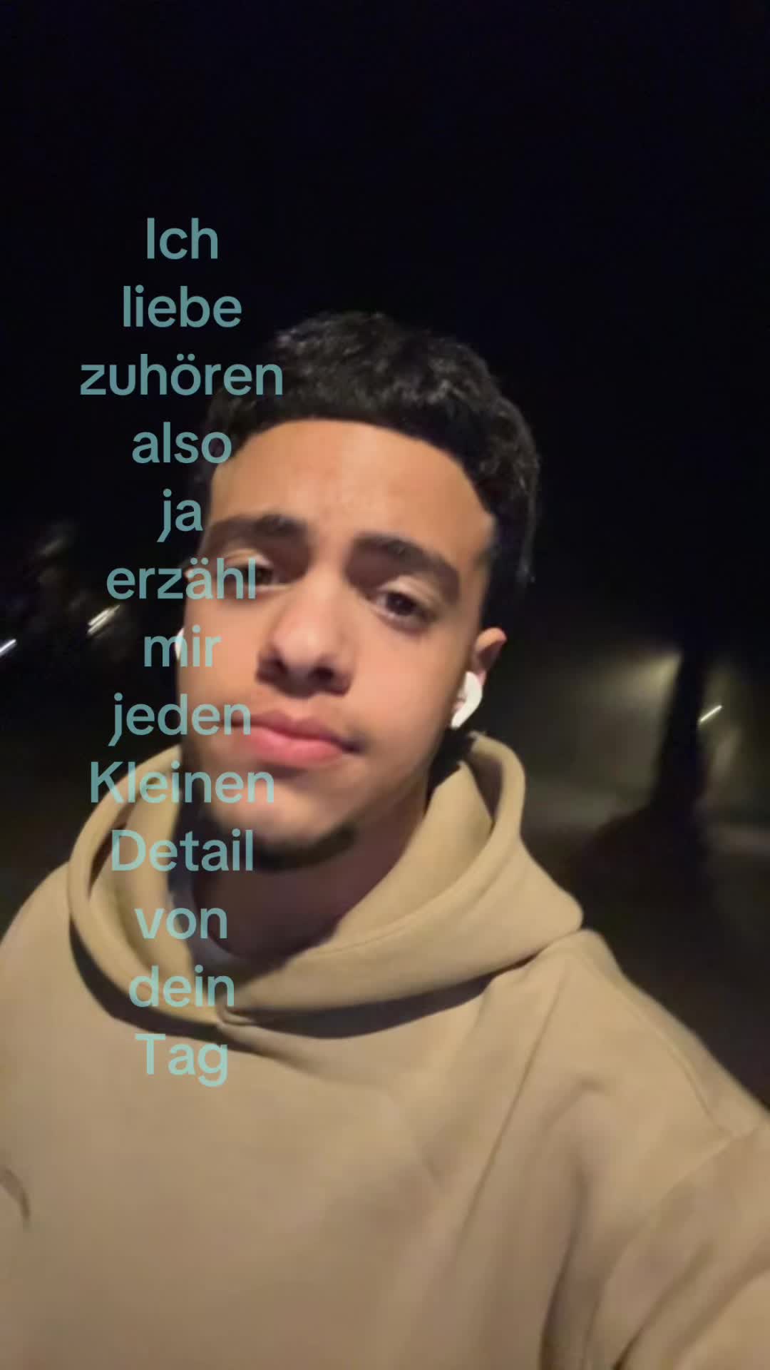 @🦦