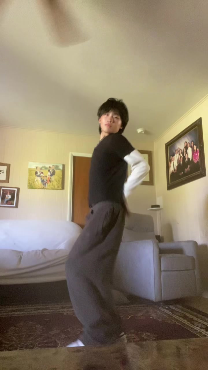 @ℰ .