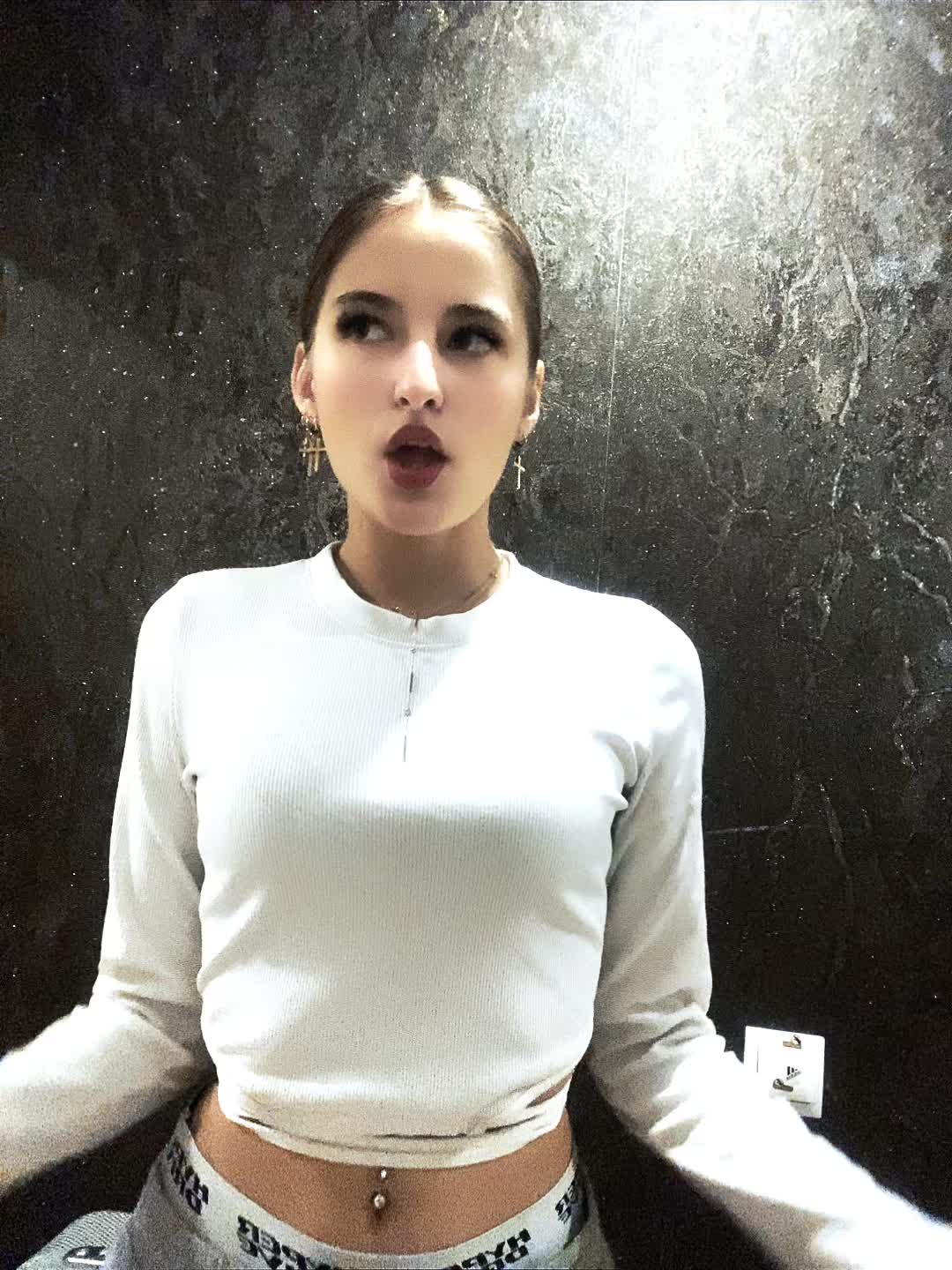 @𝕲𝖊𝖑𝖈𝖍𝖎𝖐💋