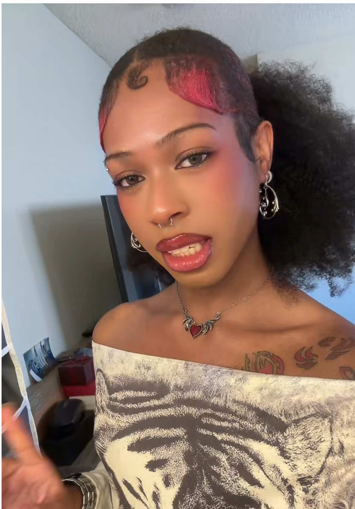 @FK<3