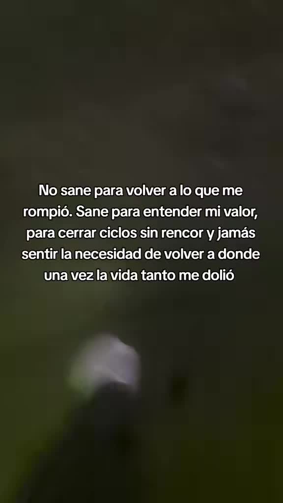 @Claudia Ayma445