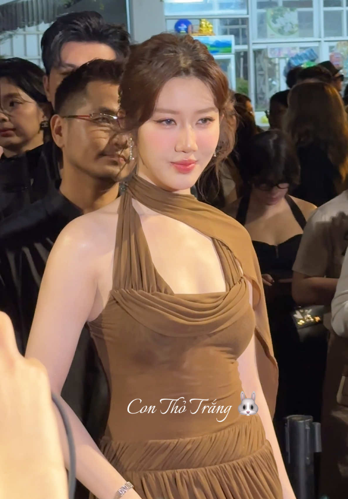 @Con Thỏ Trắng 🐰
