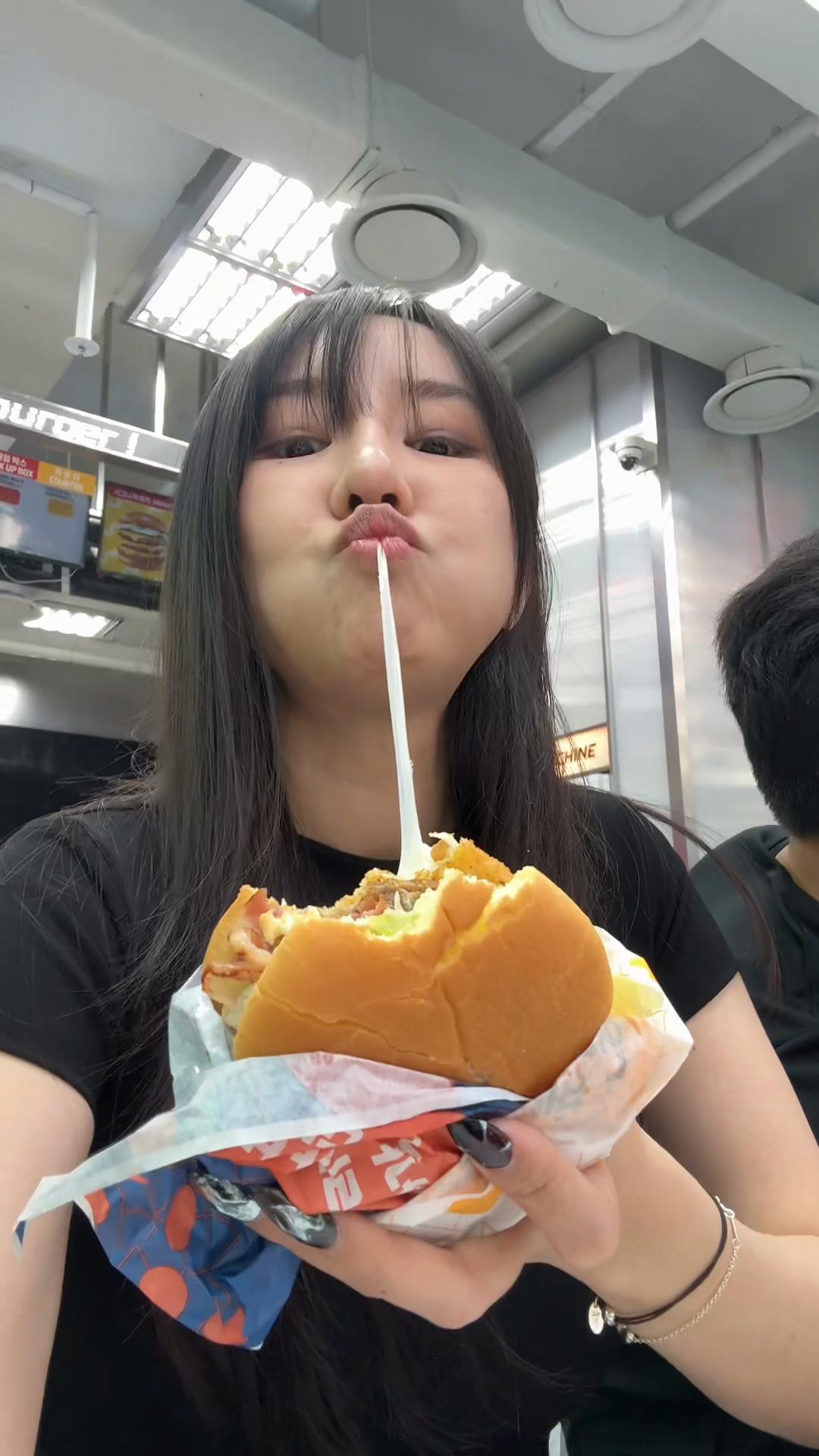@maxinekms_