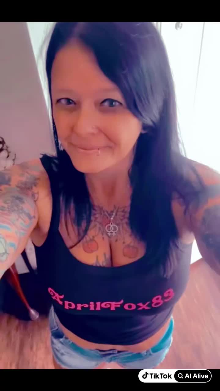 @April Foxx