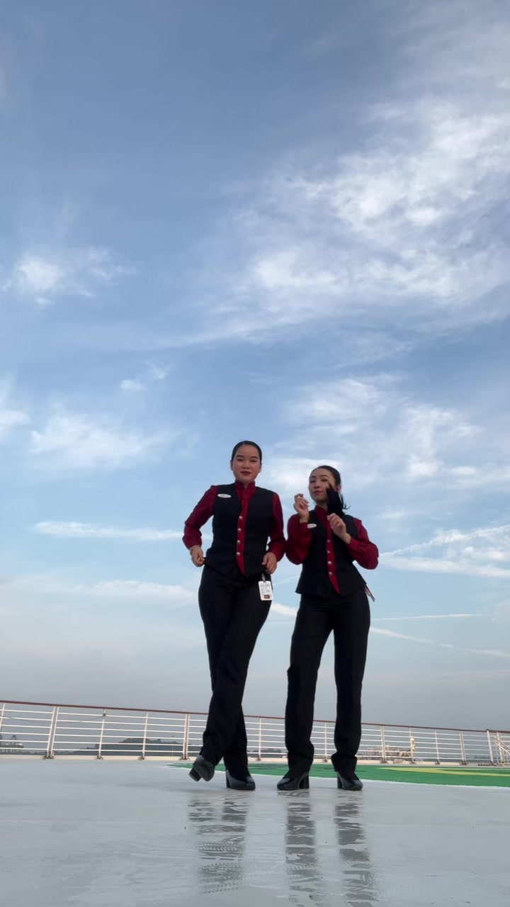 @Ms. Prescy farer✨⚓️🚢