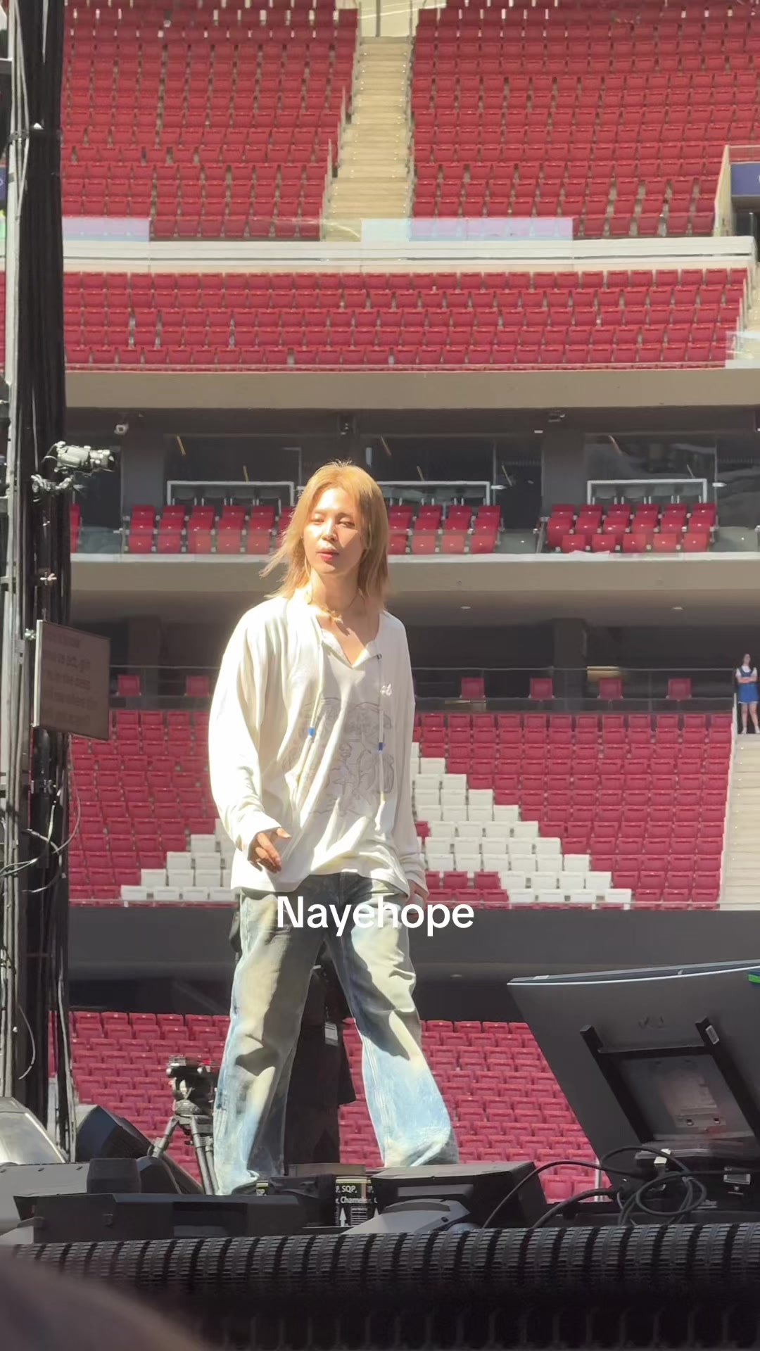 @Nayehope
