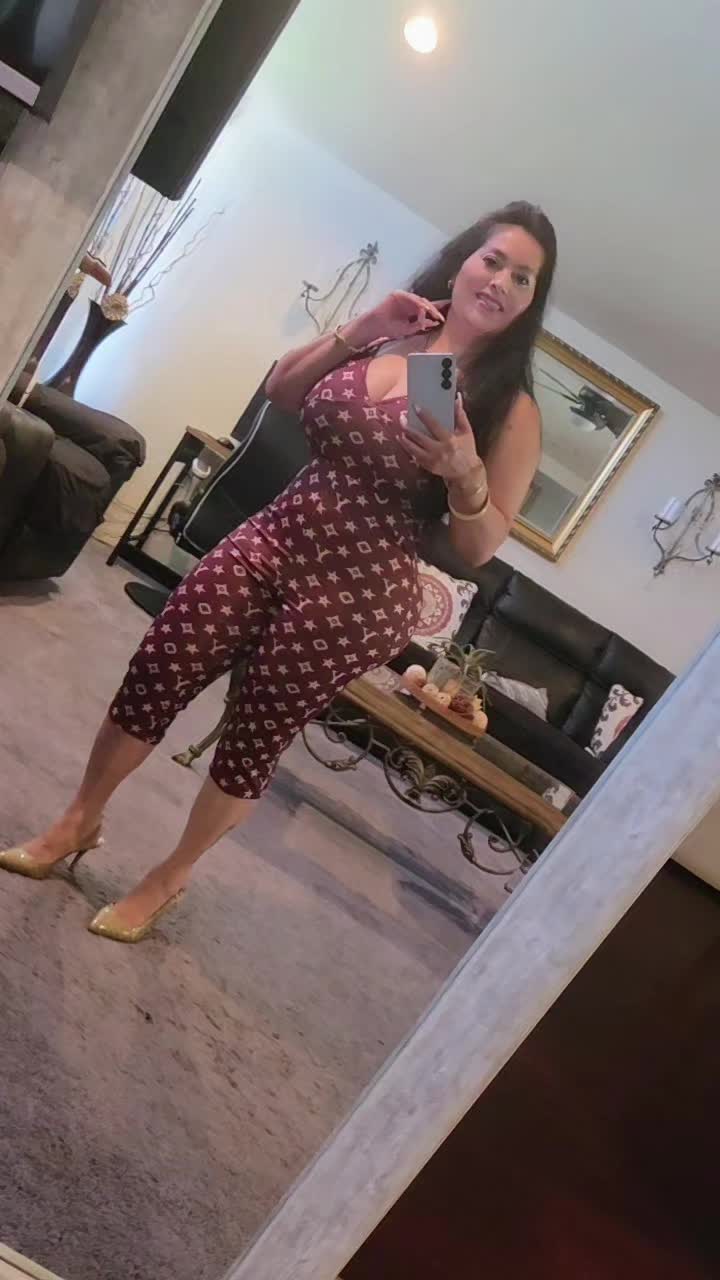 @BELLA🍑MARII👑