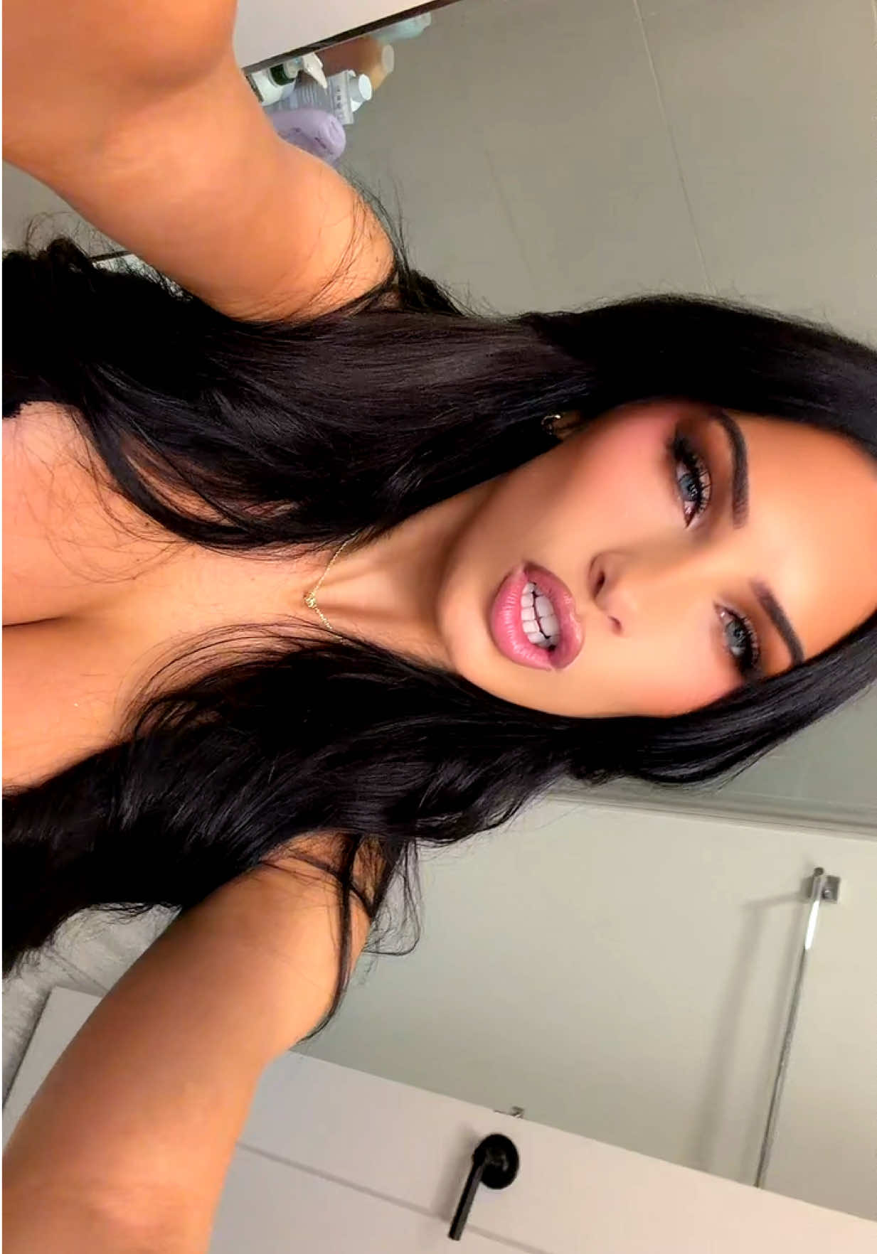 @Elle B