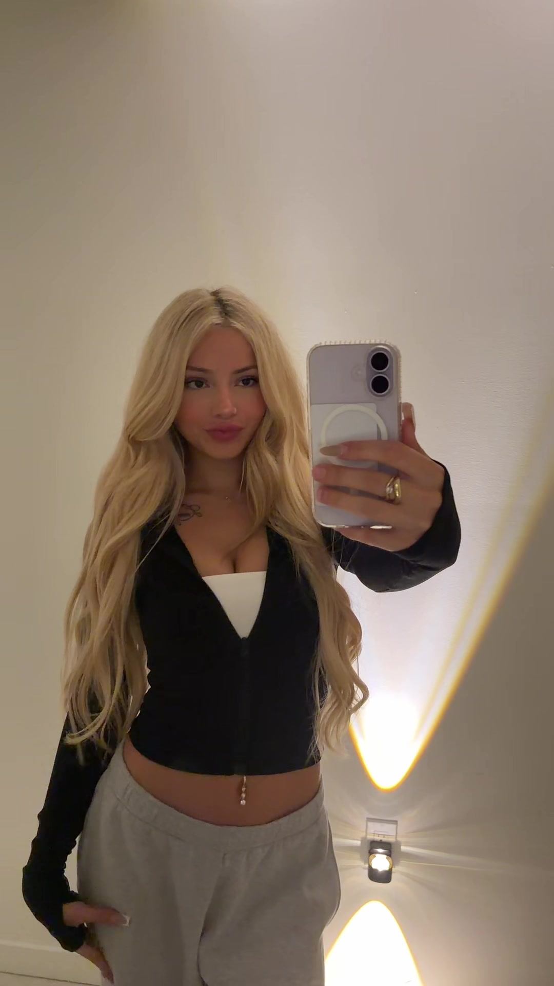 @Val&eacute;