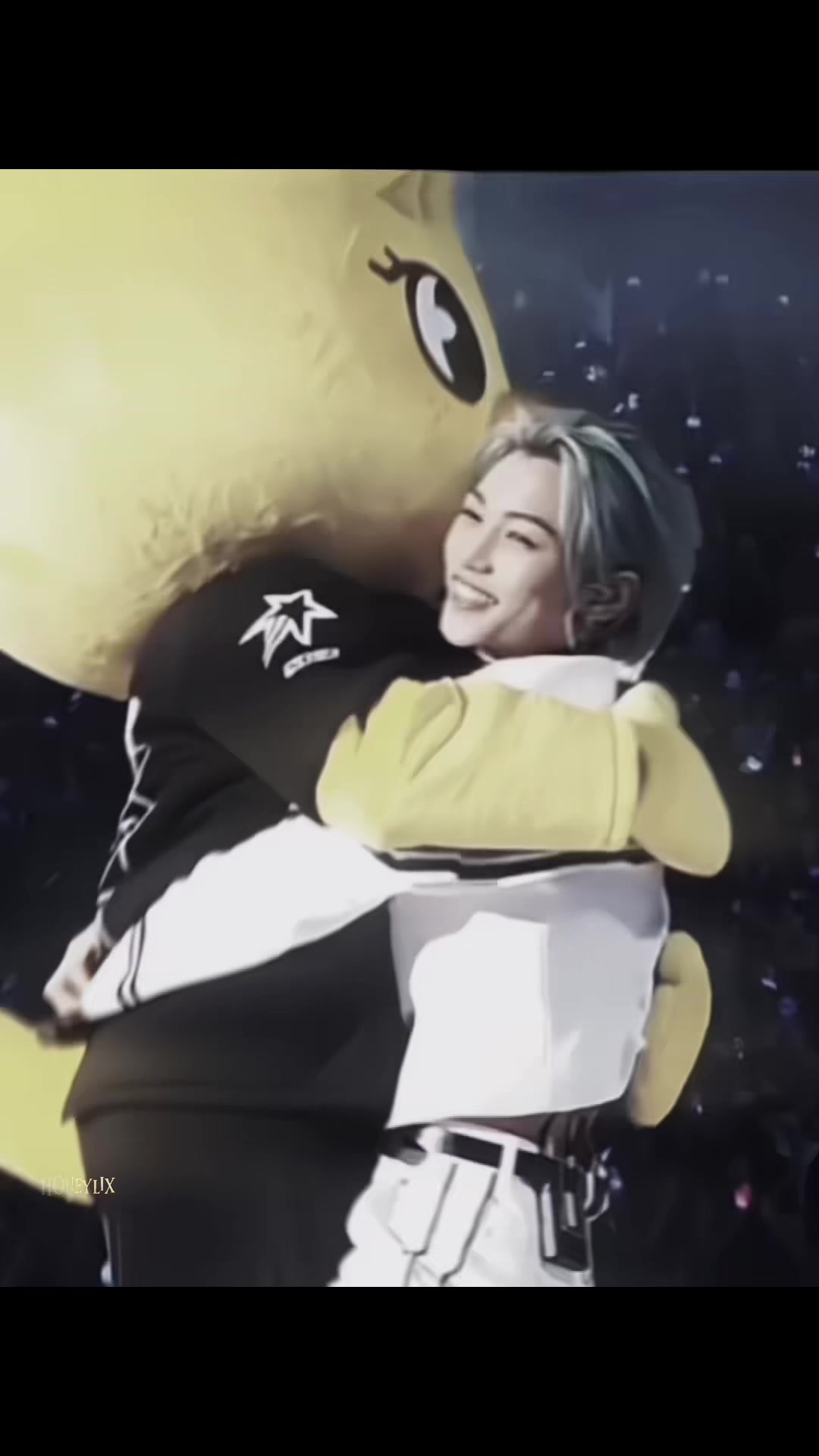@H0neylix ✰