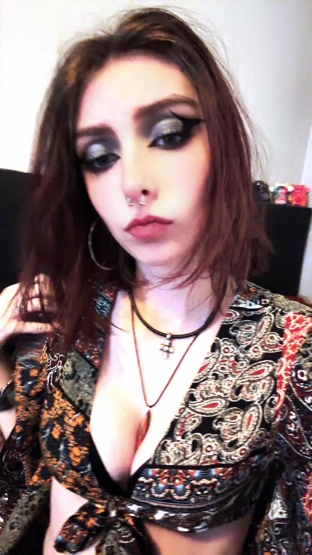 @Ainswoo
