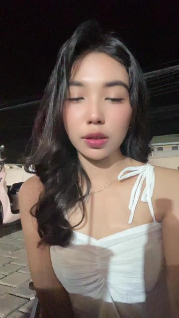 @nomnom🍓